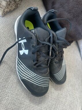 Under Armour Black womans cleats size 9
